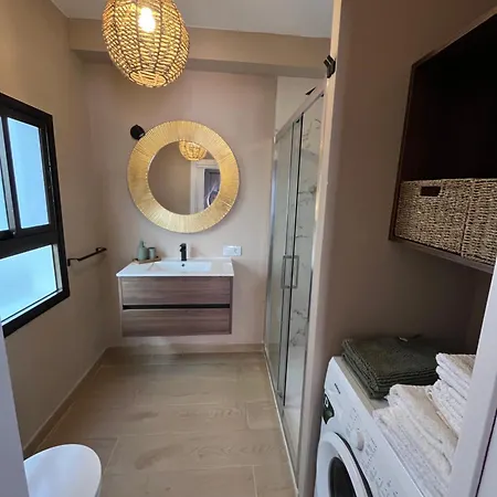 Cornelias Estudio 5b Los Cristianos (Tenerife)